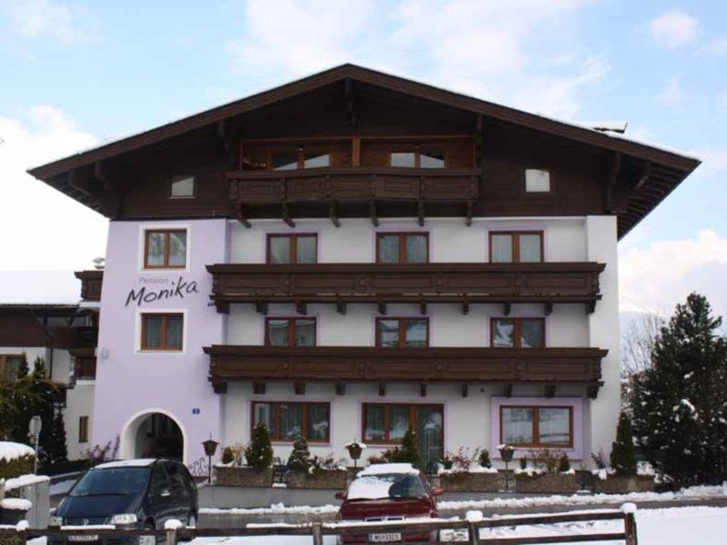 Fruehstueckspension Monika, B&B In Kaprun Mit Summercard Екстер'єр фото